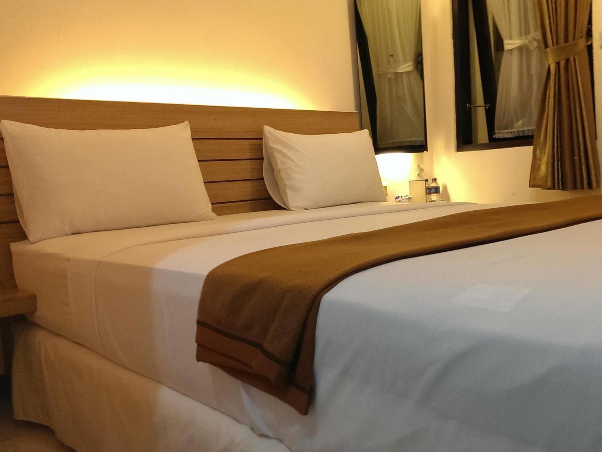 Marciella Hotel Bandung Exterior foto